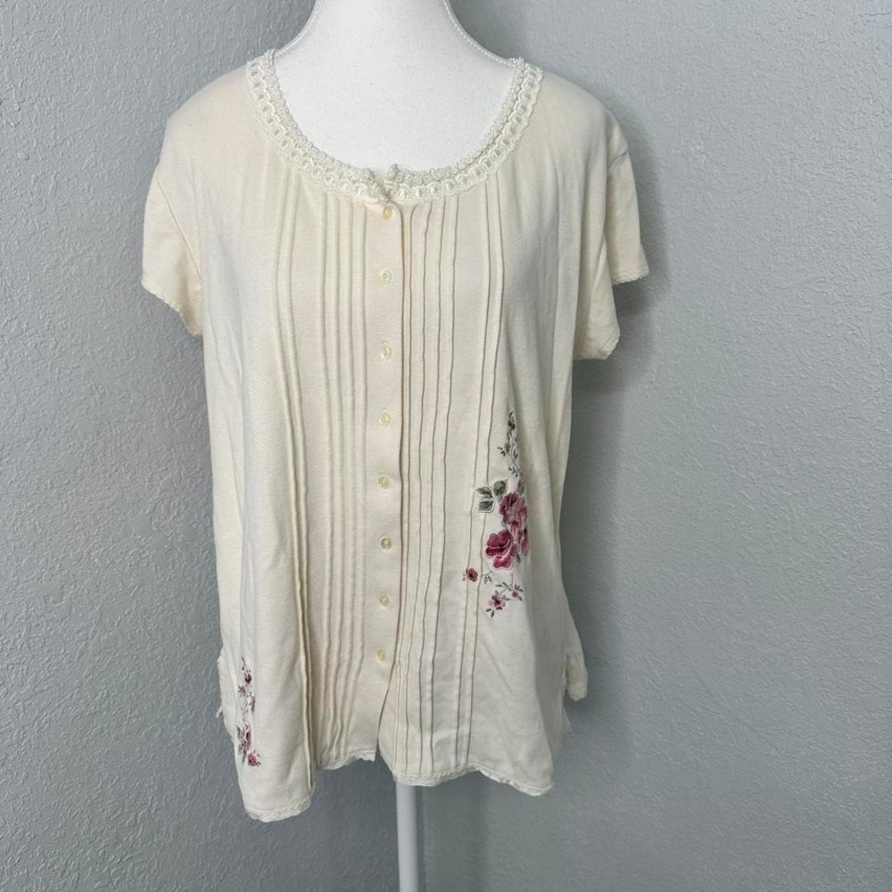 Aria‎ Cream and pink floral embroidered blouse with pearl buttons womens medium